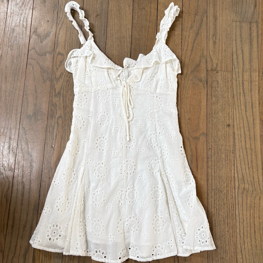 Lush flower white dress